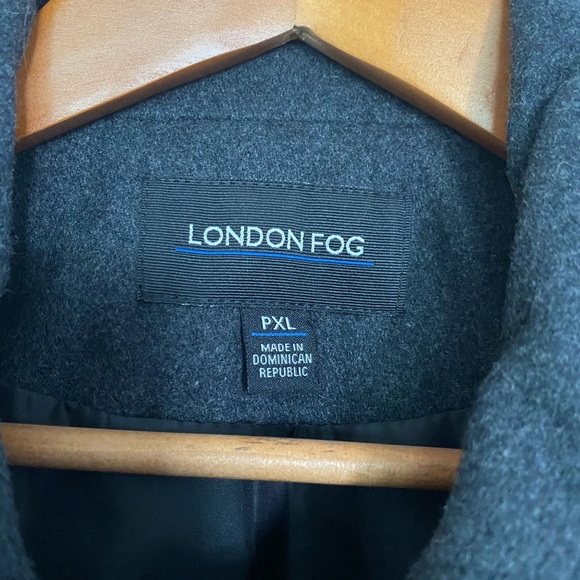 Coat PXL. Great condition! - Picture 2 of 3